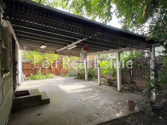 Building Photo - 6030 19th Ave