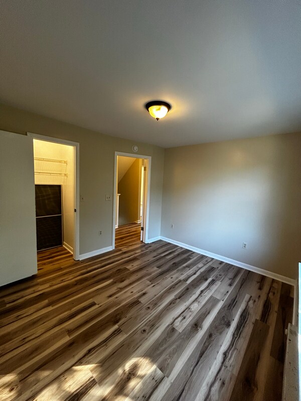 Building Photo - 361 Warren Ave