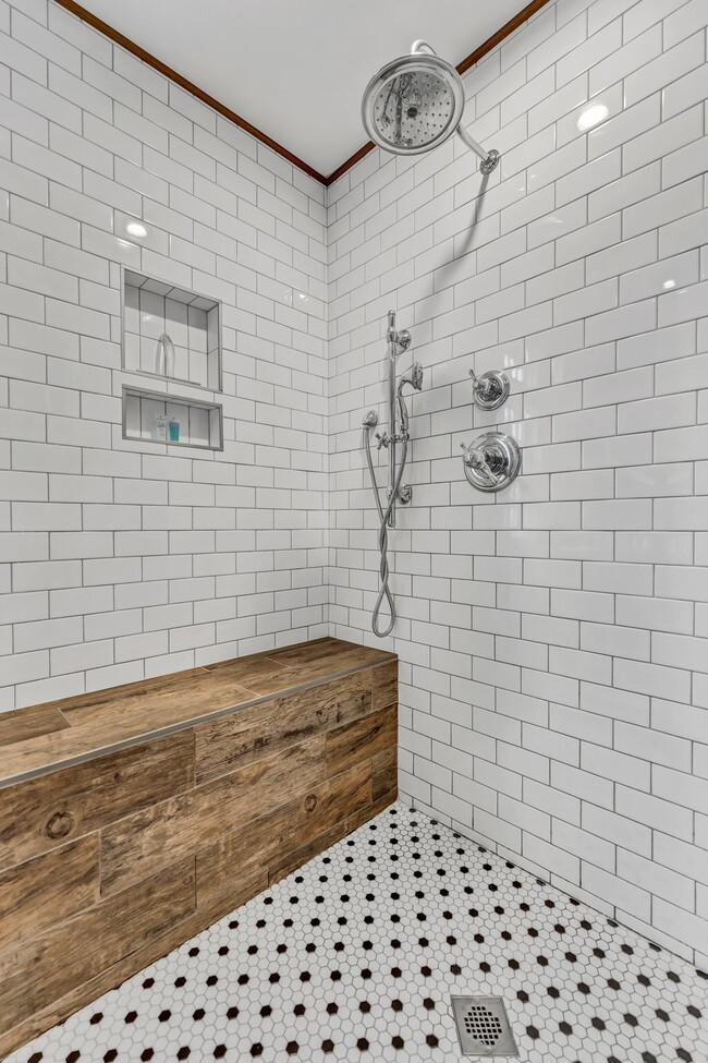 Building Photo - Furnished 1-Bedroom Lower Apartment on Main St