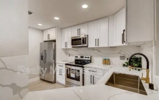 Building Photo - 13801 Pinkard Way