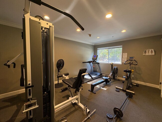 Building Photo - Spacious One Bedroom in Downtown Menlo Park