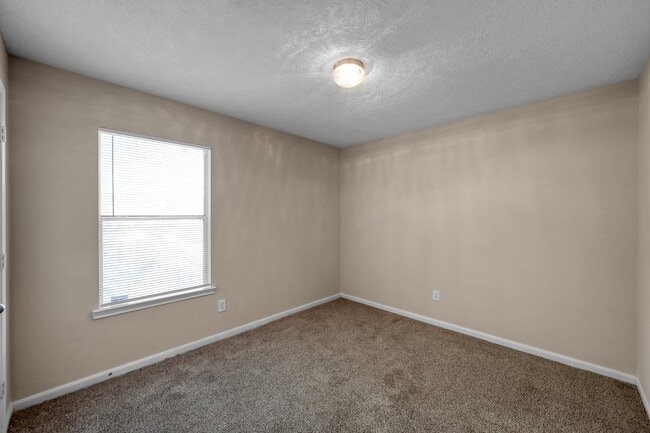 Building Photo - 13952 Buckskin Dr