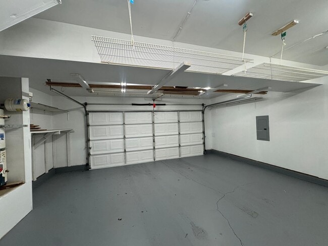 Building Photo - 11219 3rd Ave E