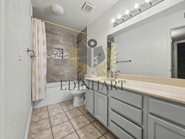 Building Photo - 2909 Huntington Blvd