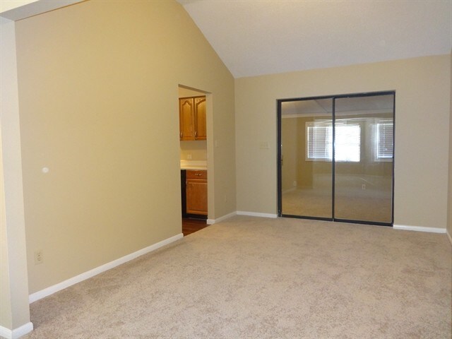 Building Photo - 407 Lazy Ln