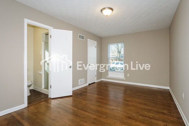 Building Photo - 5405 Cottonwood Rd