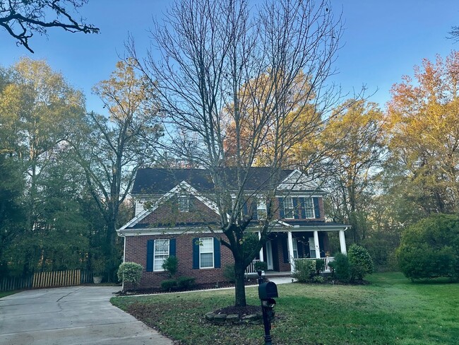 Building Photo - Spacious Waxhaw Home, Half First Month FRE...