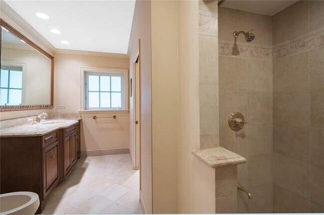 Building Photo - 610 Marquesa Dr