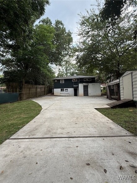 Building Photo - 210 1st Ave