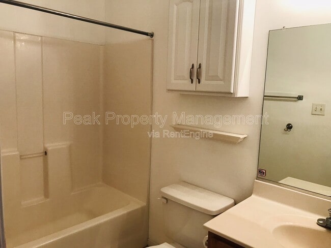 Building Photo - 1903 Elmsmere Ave