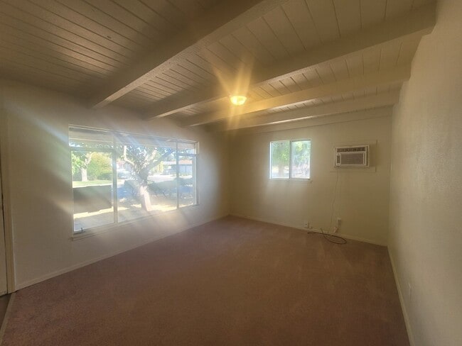 Building Photo - Charming cottage on large corner lot