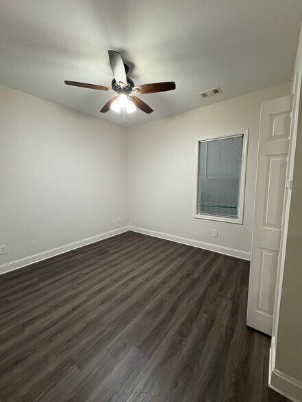 Building Photo - 1473 Connally Ave SW
