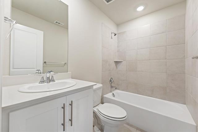 Building Photo - 2229 Mustang Wy