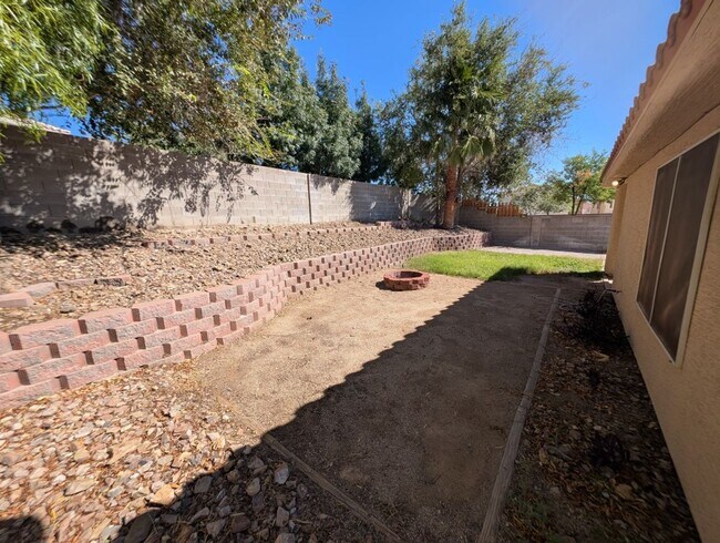 Building Photo - 8000 Revolver Ave