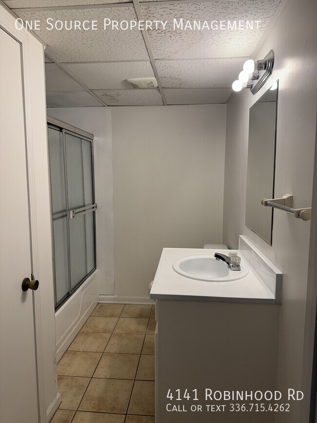 Building Photo - 4141 Robinhood Rd