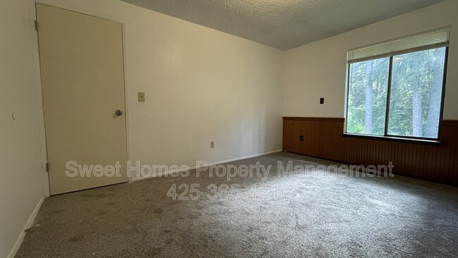 Building Photo - 1923 150th St S