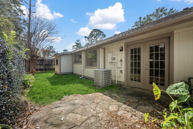 Building Photo - 3330 Beech Point Dr