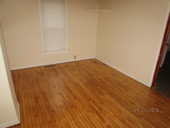 Building Photo - Spacious Madison 4-Bedroom Near Camp Randa...