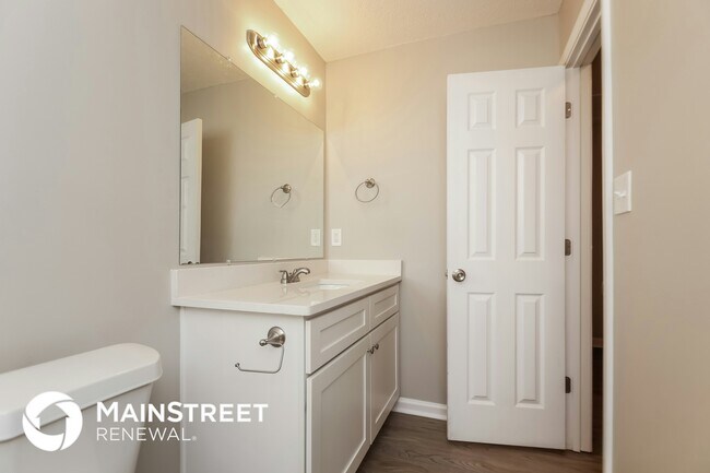 Building Photo - 407 Due W Pl