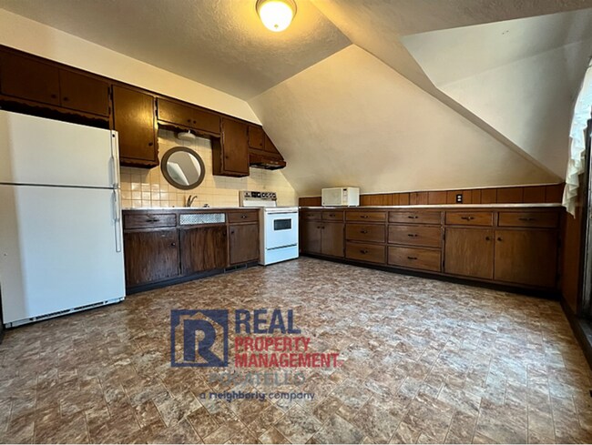 Building Photo - 708 N Arthur Ave