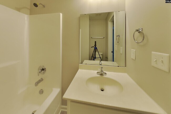 Building Photo - 324 Valley Heights Ln