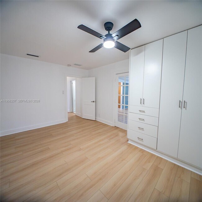 Building Photo - 1500 NW 3rd Ave