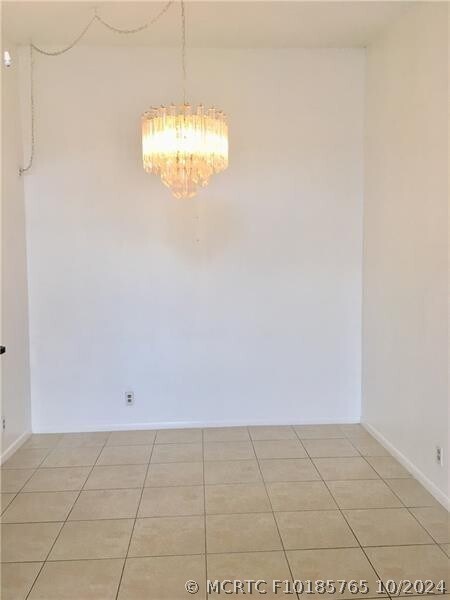 Building Photo - 201 Foxtail Dr