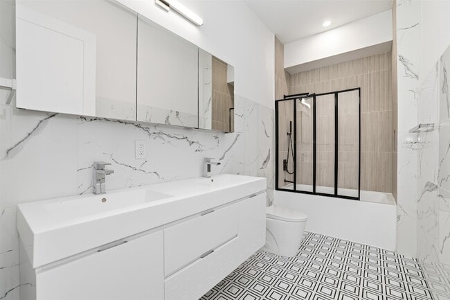 Building Photo - 194 Cambridge Ave