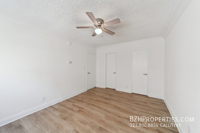 Building Photo - 7540 Hampton Ave