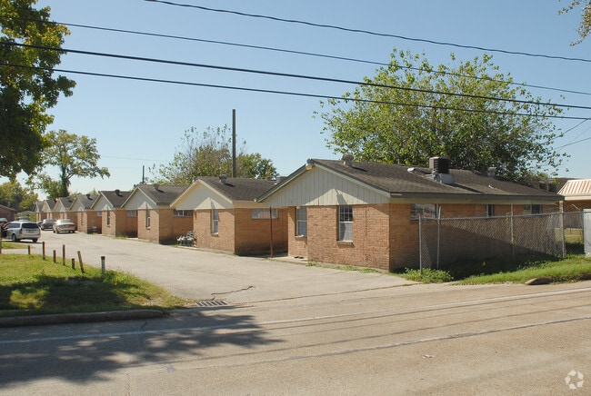 Primary Photo - Cavalcade Plaza Homes