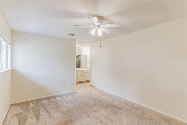 Building Photo - 2203 Farnswood Cir