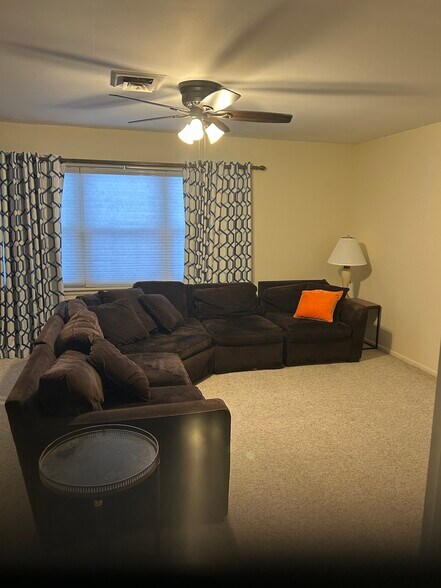 Building Photo - 1168A Clydebank Ct