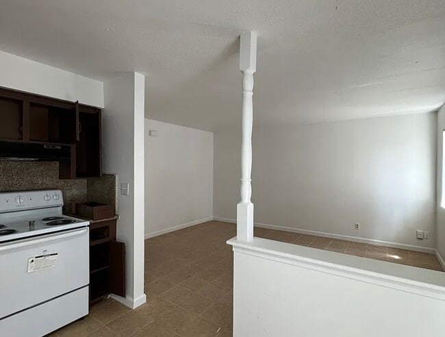 Building Photo - 3065 E Weldon Ave