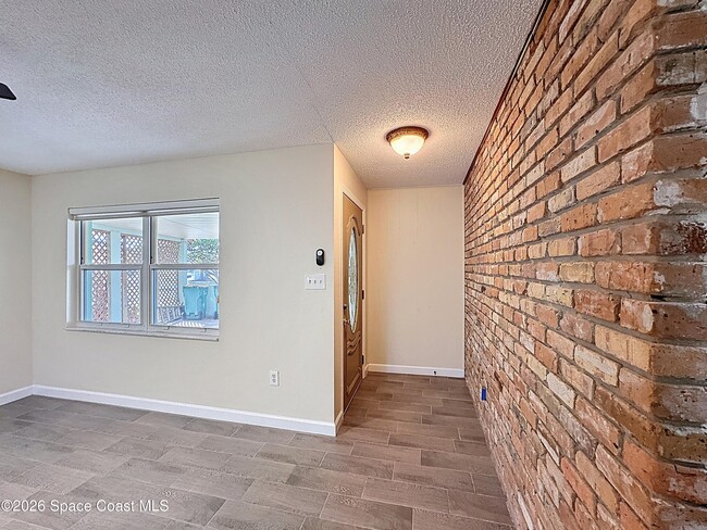 Building Photo - 1315 Lester Ct