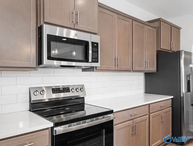 Building Photo - 142 Ivy Vine Dr