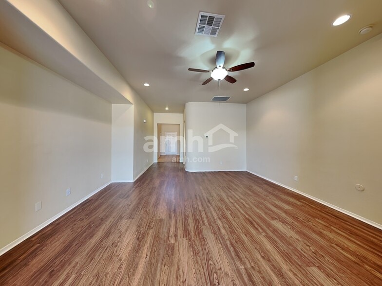 Building Photo - 683 S 221st Dr