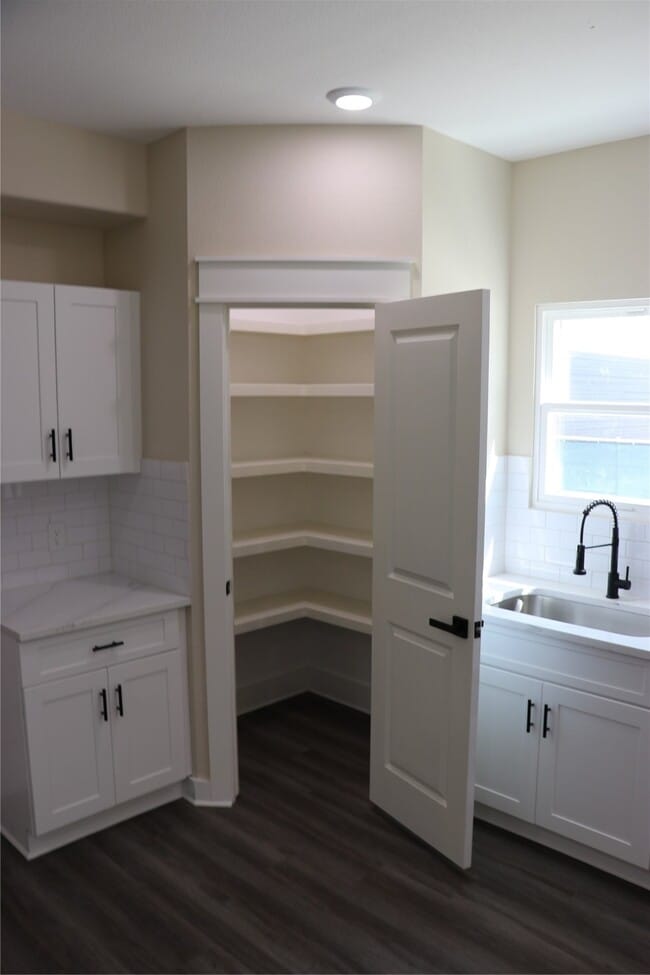 Building Photo - 9439 Radio Rd