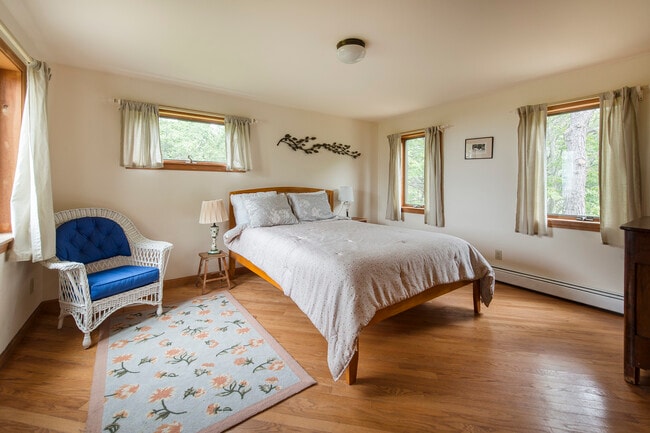 Building Photo - 35 Parsons Beach Rd