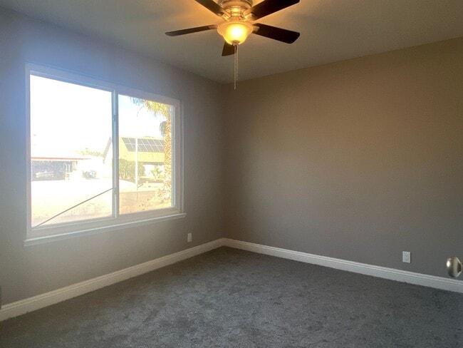 Building Photo - NORTHWEST POOL HOME Available in April!