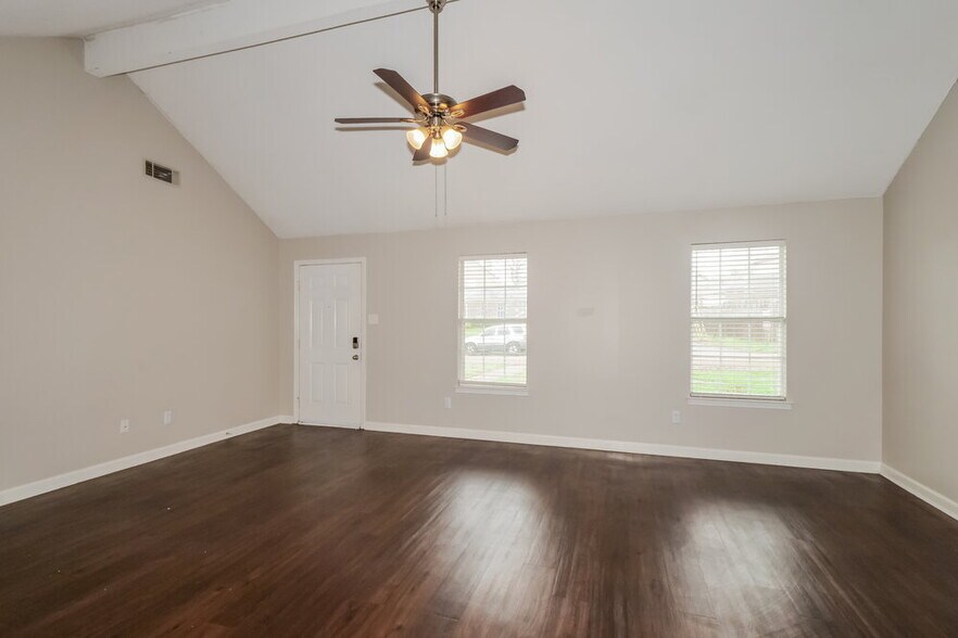 Building Photo - 8450 Kimberly Rose Dr