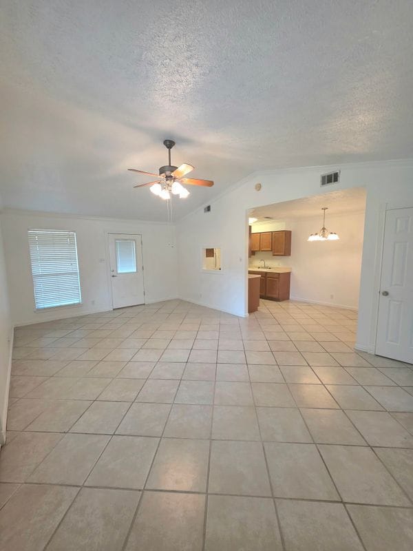 Building Photo - 15208 Spring Hill Ln