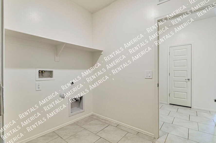 Building Photo - 10151 N Leopard Gecko Terrace