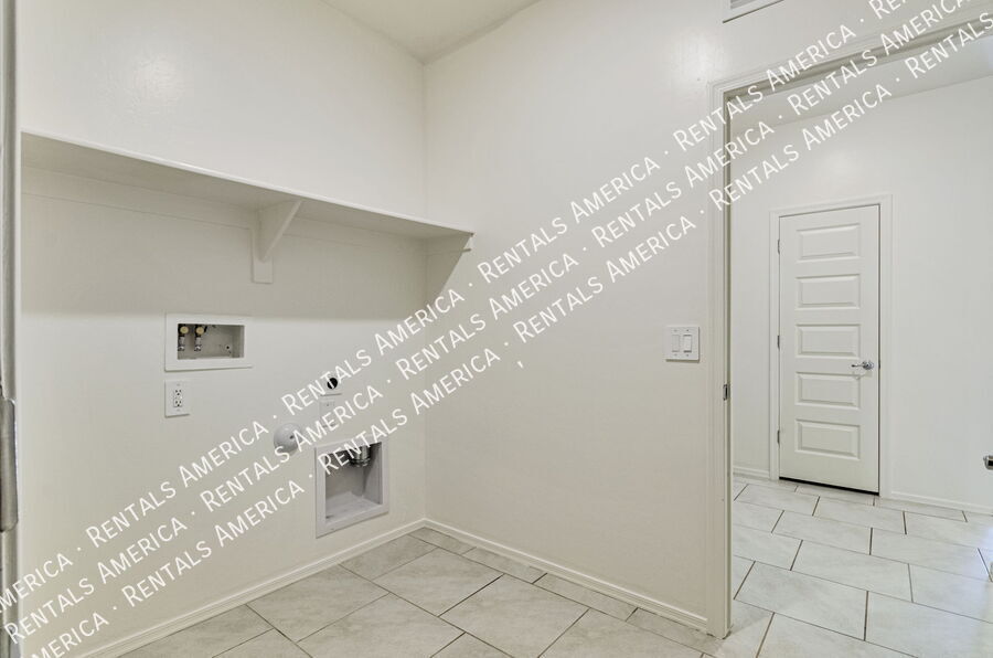 Building Photo - 10151 N Leopard Gecko Terrace