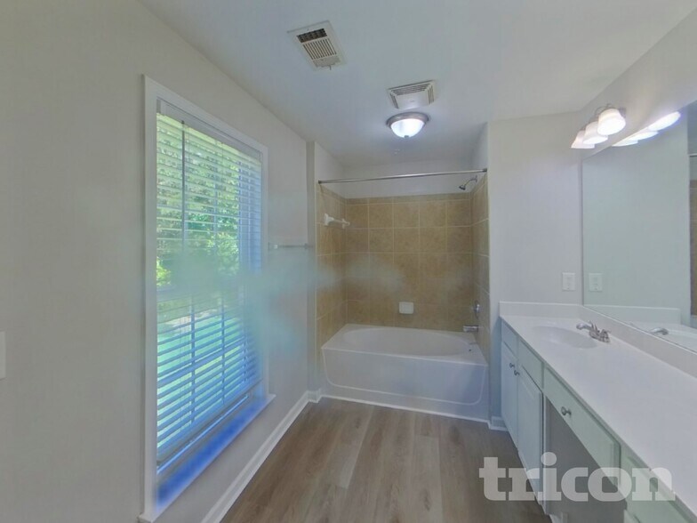 Building Photo - 3281 Saville St SW