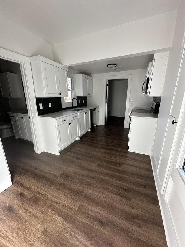 Building Photo - 2306 NW 16th St