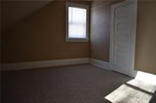 Building Photo - 713-713-713-712 13th Ave