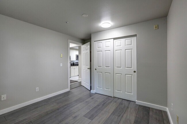 Building Photo - 7453 Newcastle Golf Club Rd