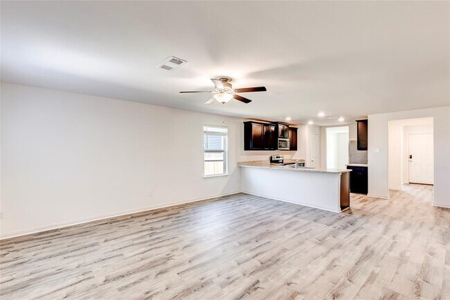 Building Photo - 18744 Speculator Ln