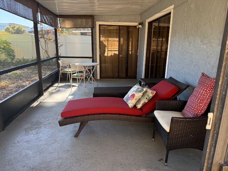 Building Photo - 13903 A Bardmoor Pl