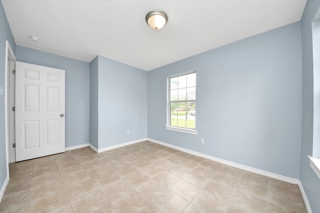 Building Photo - 3511 Palm Ave